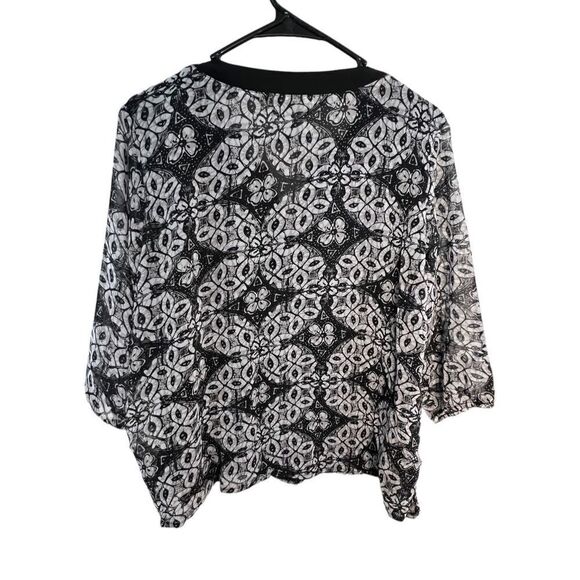 C.D. Petites Floral Patterned Lightweight Blouse With Sequin Detail - Picture 5 of 5